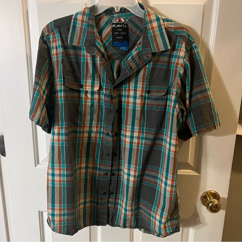 Kavu Outdoor wear Northbound Short Sleeve Plaid Button Up Mens Size L Pockets